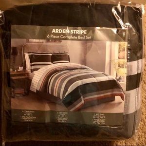 Bedding Queen 6 Piece Reversible Bed Ensemble Leaf Design Poshmark
